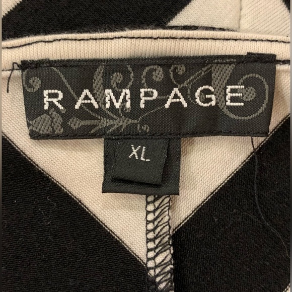 RAMPAGE Black and Ivory Chevron-Striped Batwing Top - Picture 3 of 11